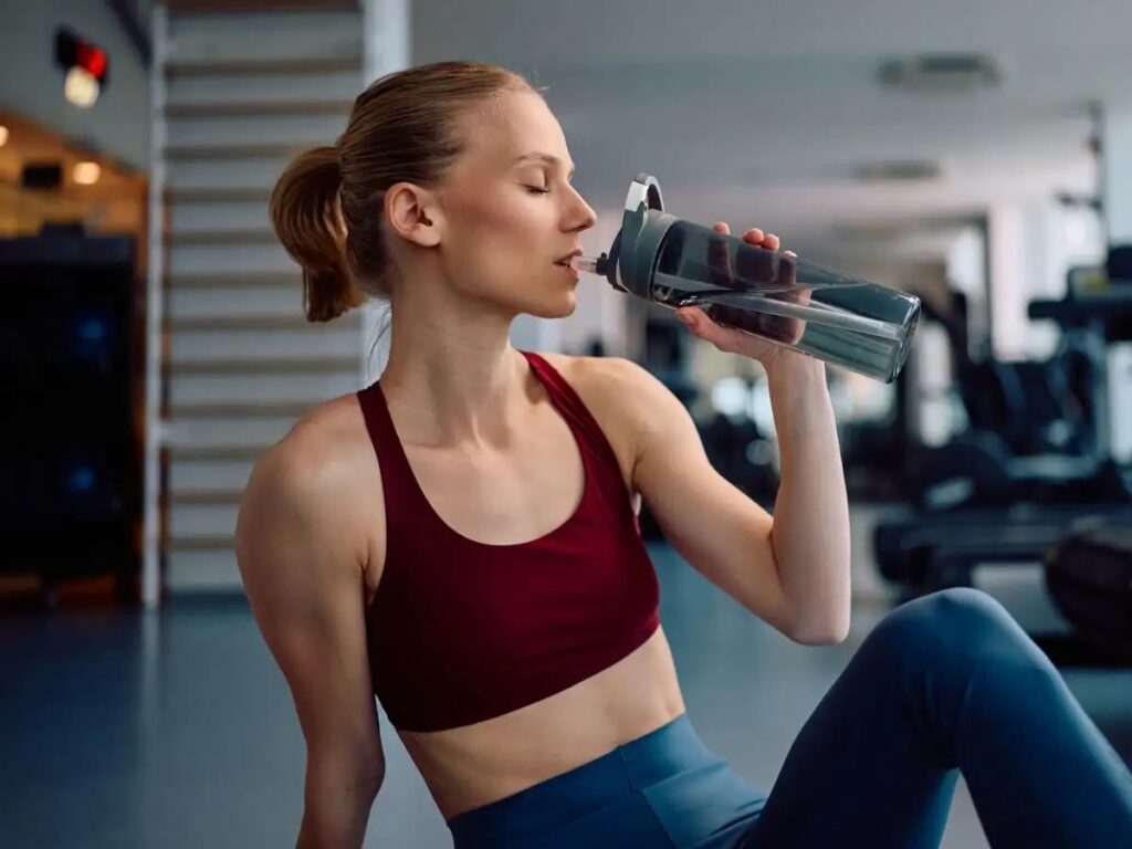 φυναικα πινει κρεατινη σως συμπληρωμα